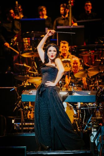Dirigente Night of the Proms gaat nieuwe show dirigeren Dirigente Night of the Proms gaat nieuwe show dirigeren
